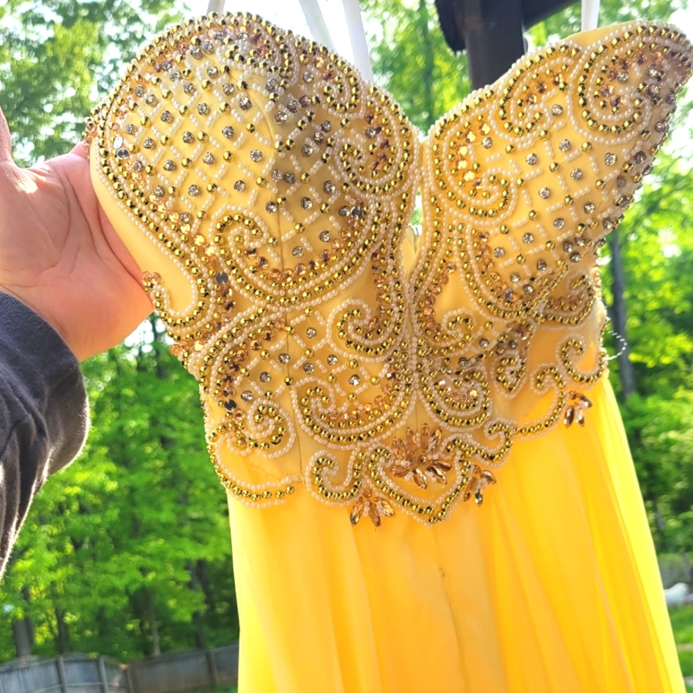 Mac Duggal size 2 Prom Dress